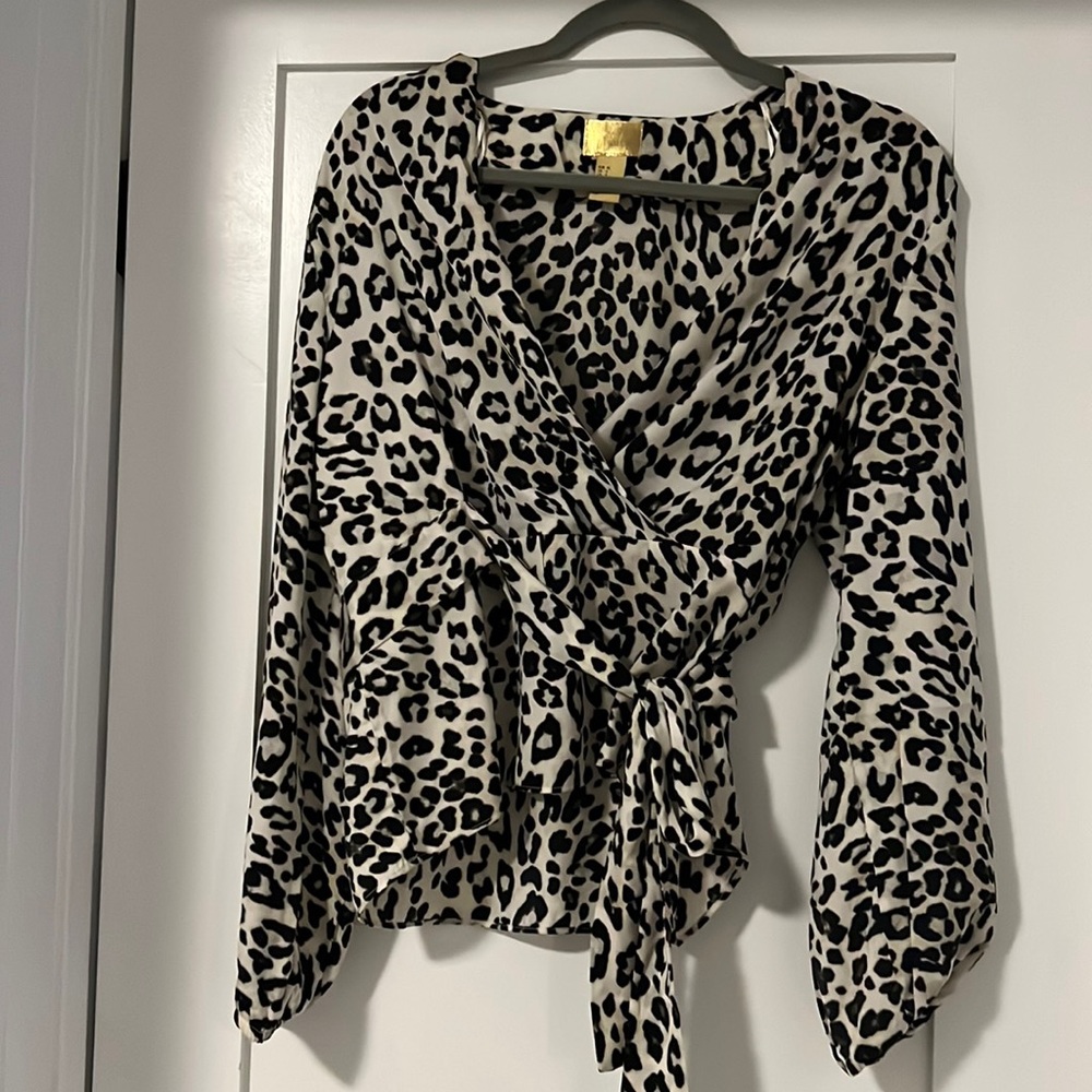 Leopard print H&M tie front blouse super cute